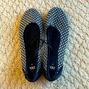 NWOT Zara ballet flats in size 37.